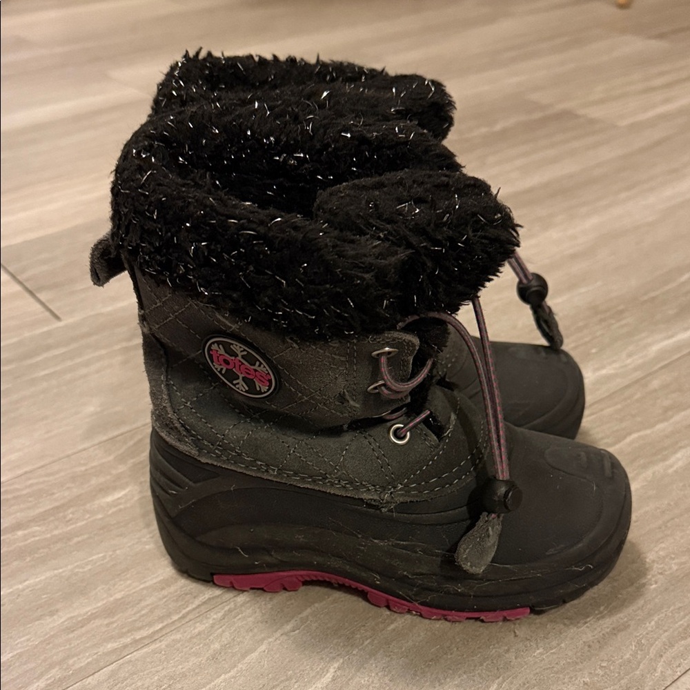 Totes Girls Black and Pink Winter Snow Boots